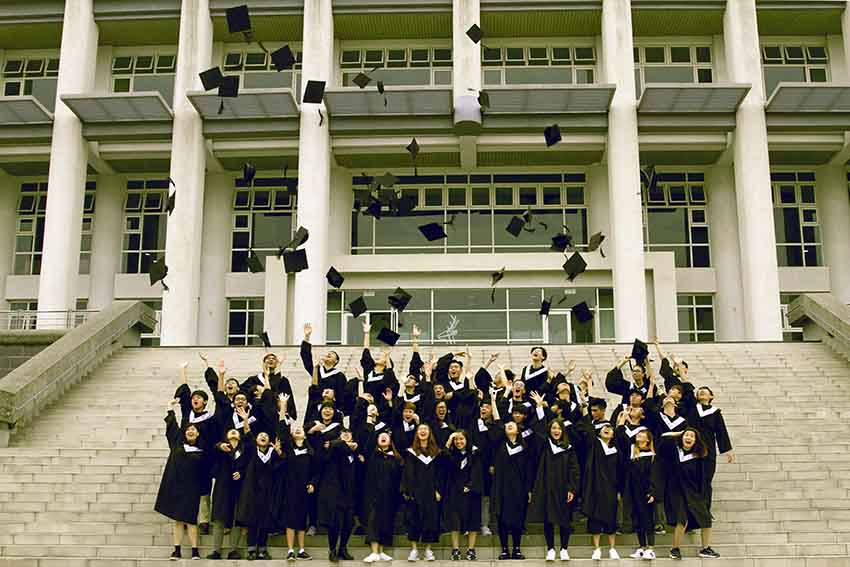 環球科技大學第35期海青班畢業團拍照片