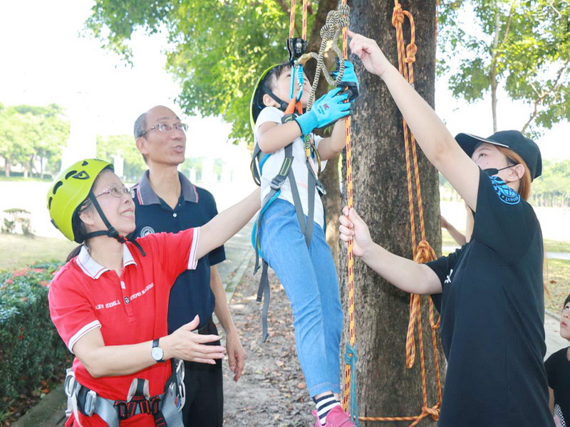 董事長帶孩子攀樹慶祝 雲林環幼教師節不一樣